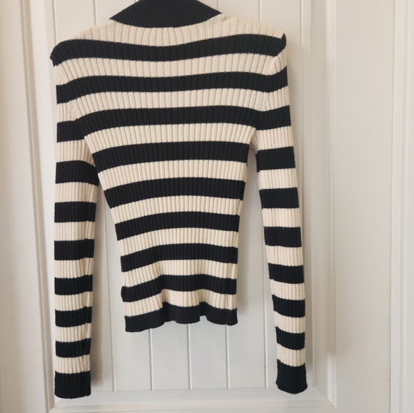 Express Bundle:Deep Purple & Striped Cropped Sweaters with Long Sleeves, X-Small - Picture 7 of 8